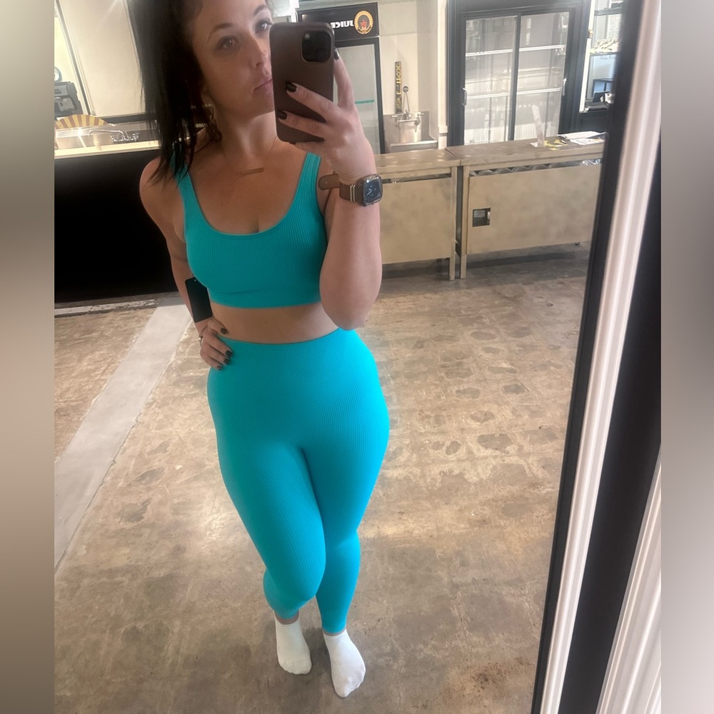 - 2 piece set - ribbed sports bra and pants